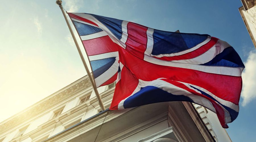 What steps are being taken to tackle economic crime in the UK?